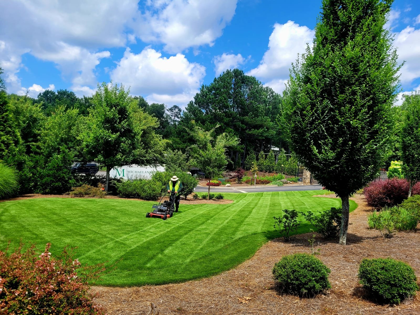 HOA Landscape Maintenance in Johns Creek