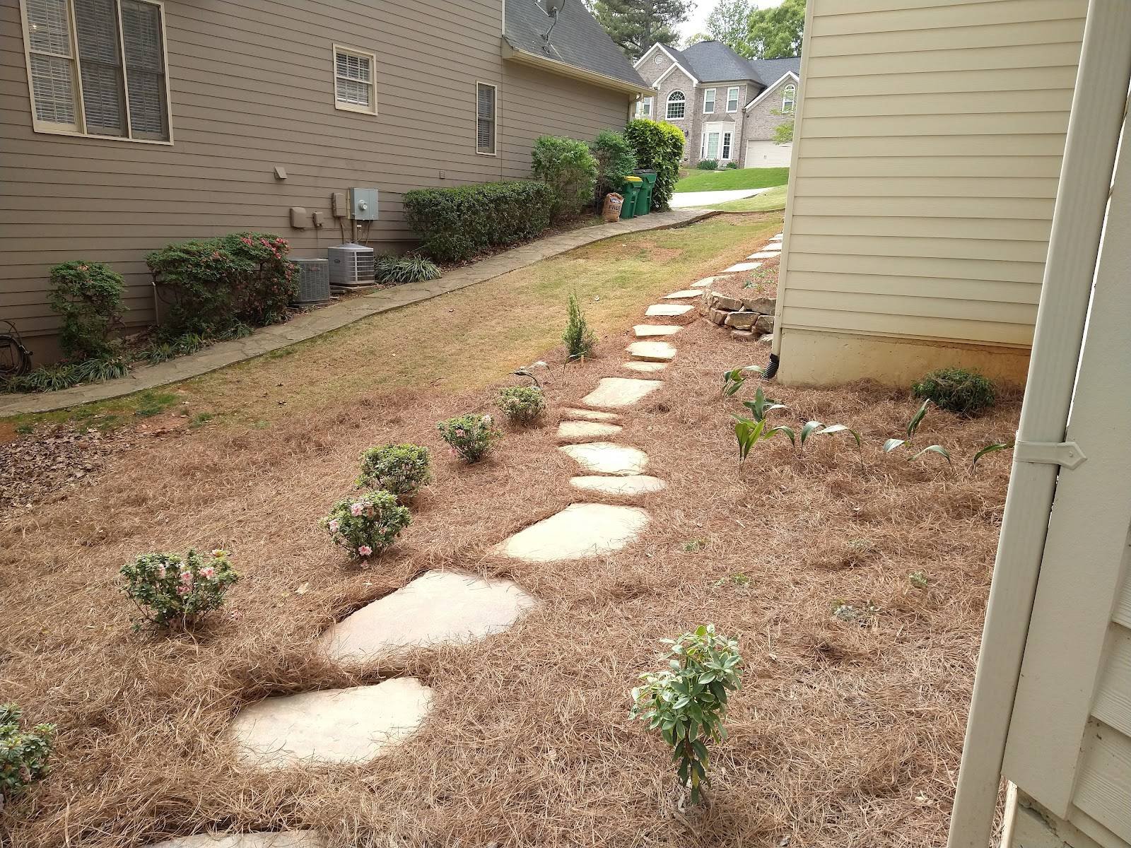 Mulch and Pinestraws 